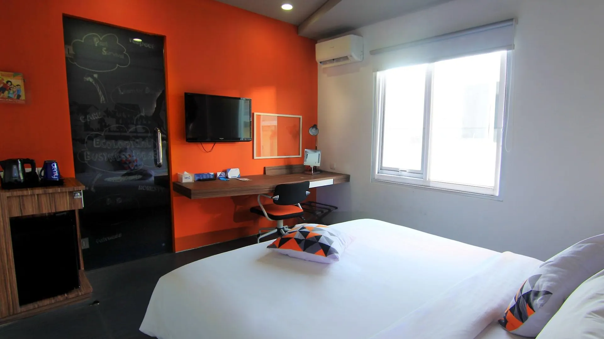 Berry Biz Hotel Seminyak Endonezya