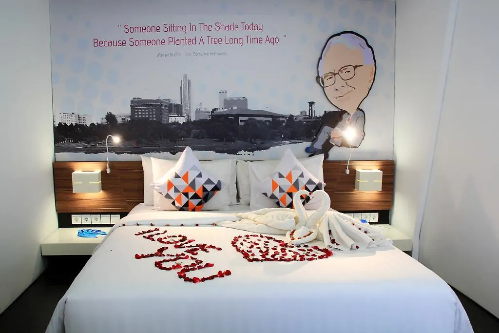 Berry Biz Hotel Seminyak