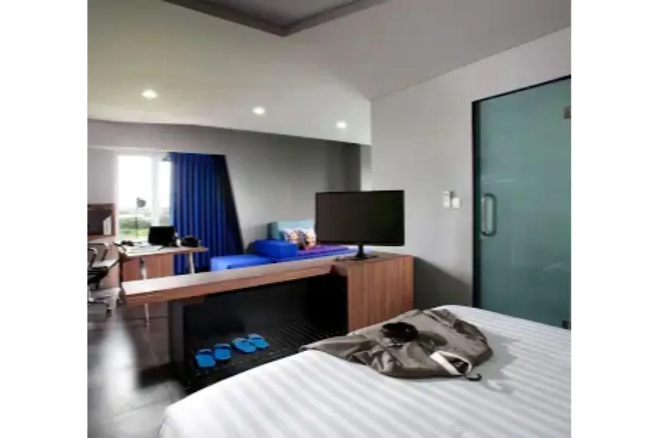 Berry Biz Hotel Seminyak