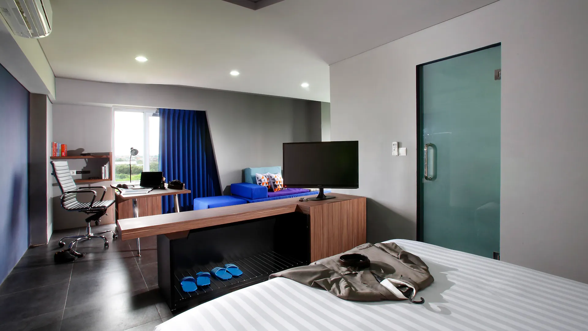Berry Biz Hotel Seminyak Endonezya