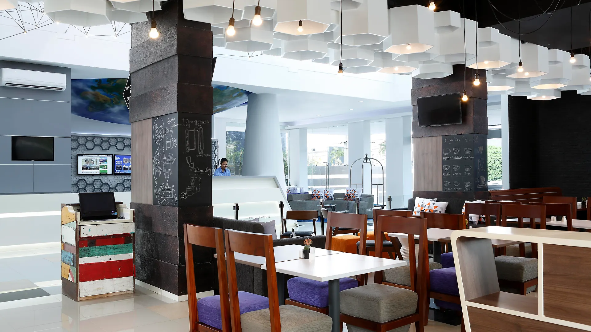***  Berry Biz Hotel Seminyak Endonezya