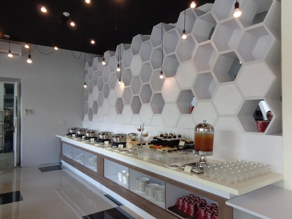 Berry Biz Hotel Seminyak 3*,  Endonezya