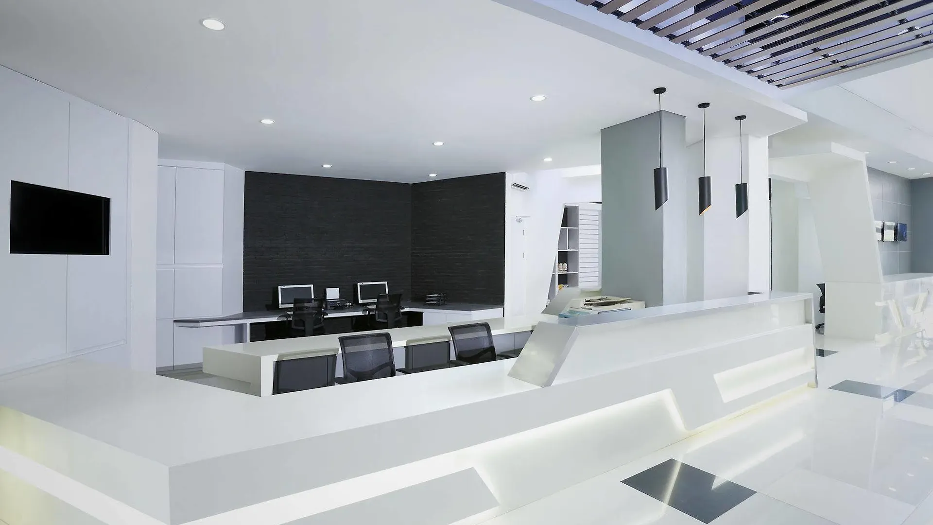 Berry Biz Hotel Seminyak